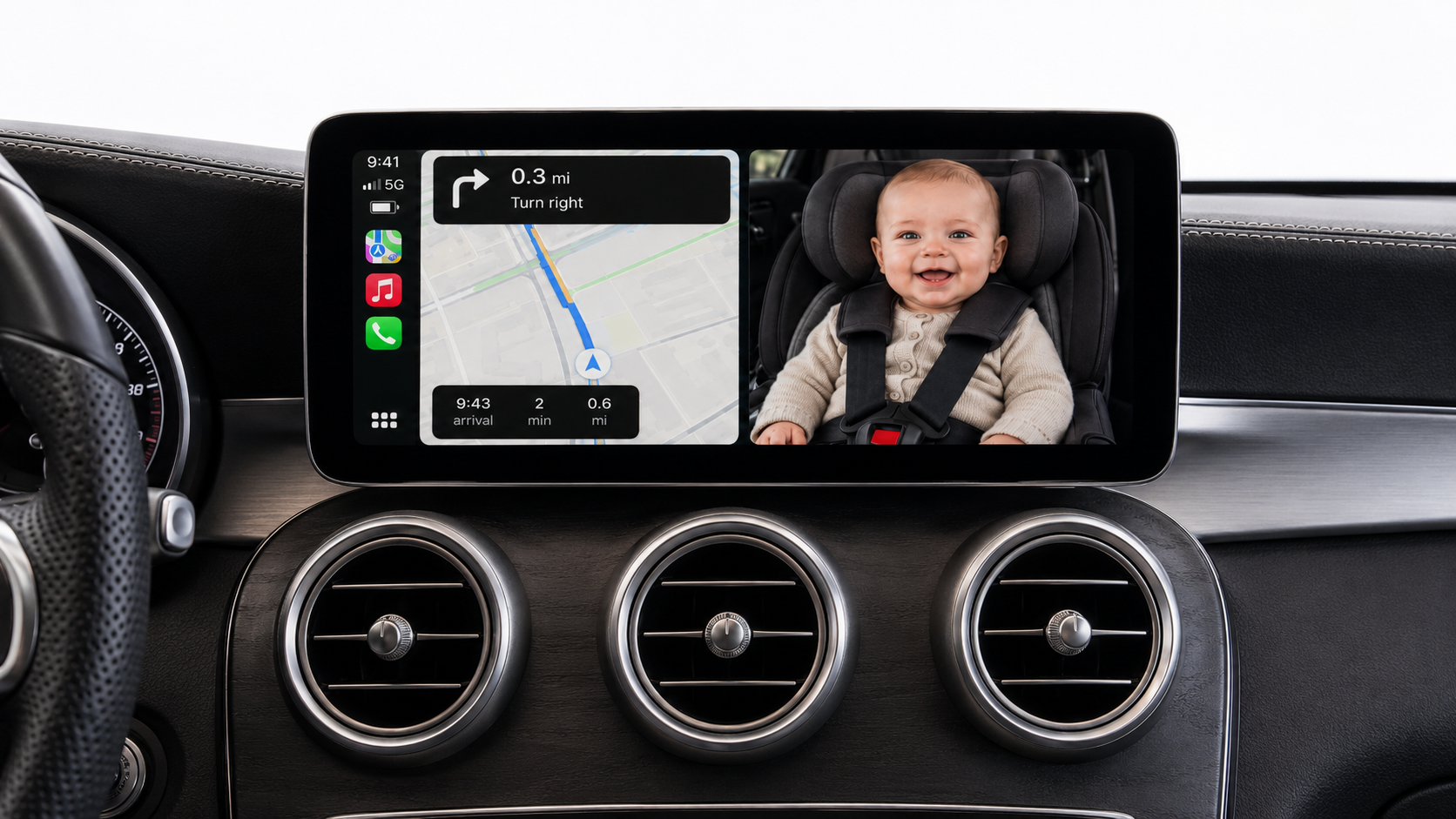 CarPlay met navigatie en het live babybeeld naast elkaar
